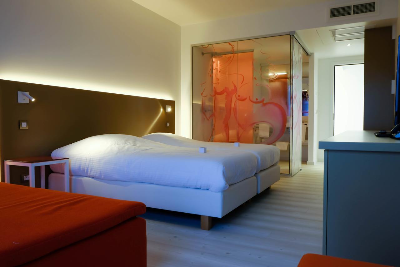 Corbie Lommel Ring Hotel Exterior foto