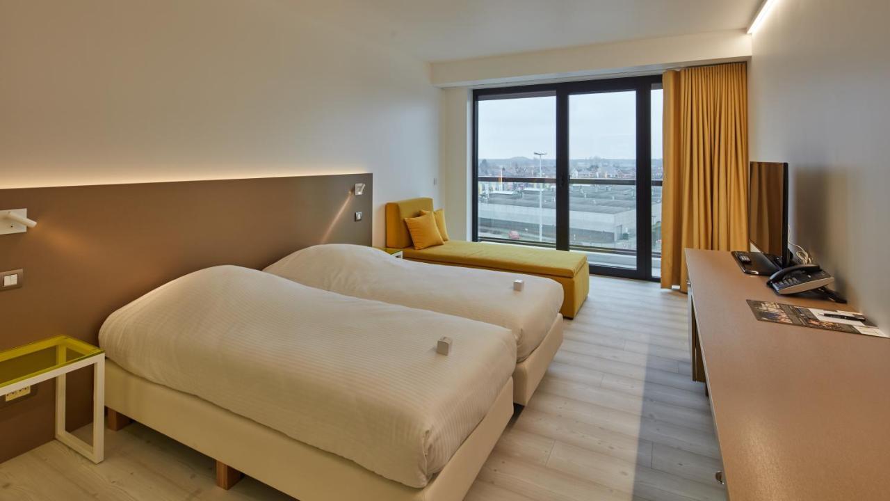 Corbie Lommel Ring Hotel Exterior foto